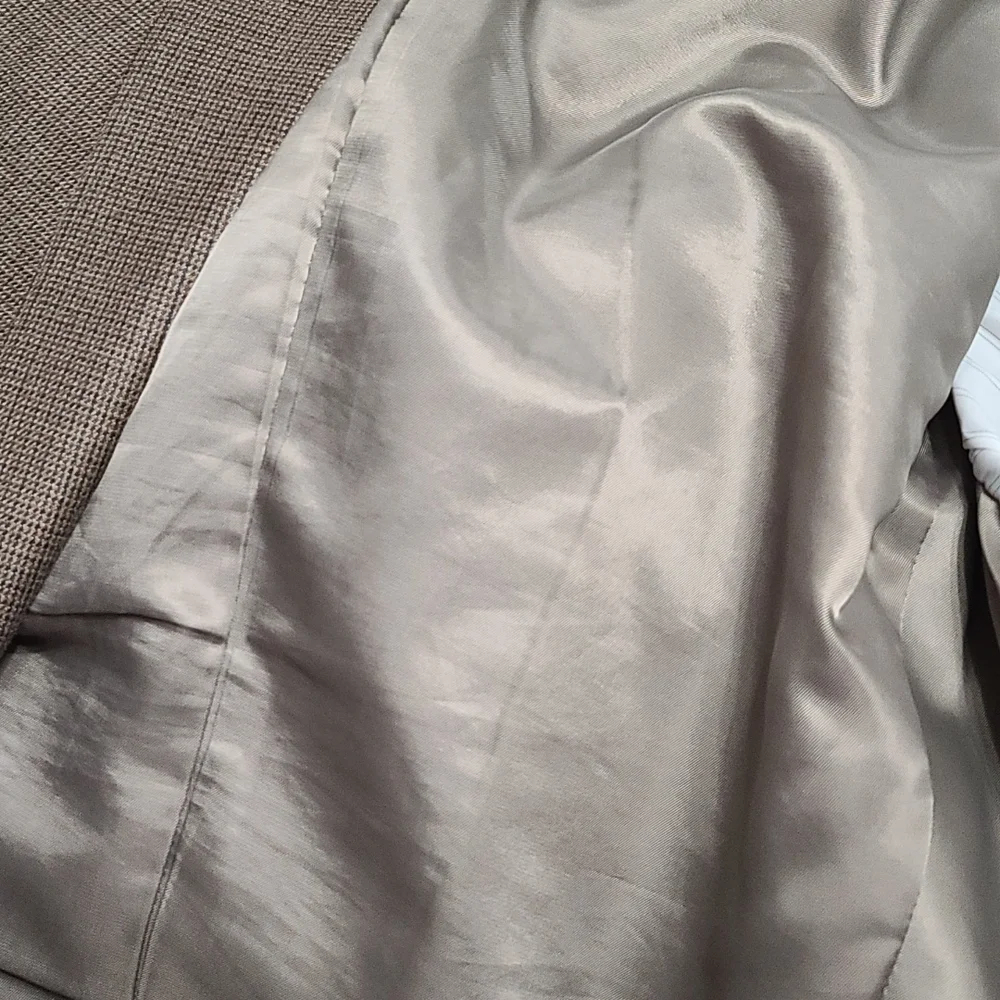 Chaps Mens Suit Coat Silk/Wool Blend‎ Tan/Black Pockets Size 46L EUC